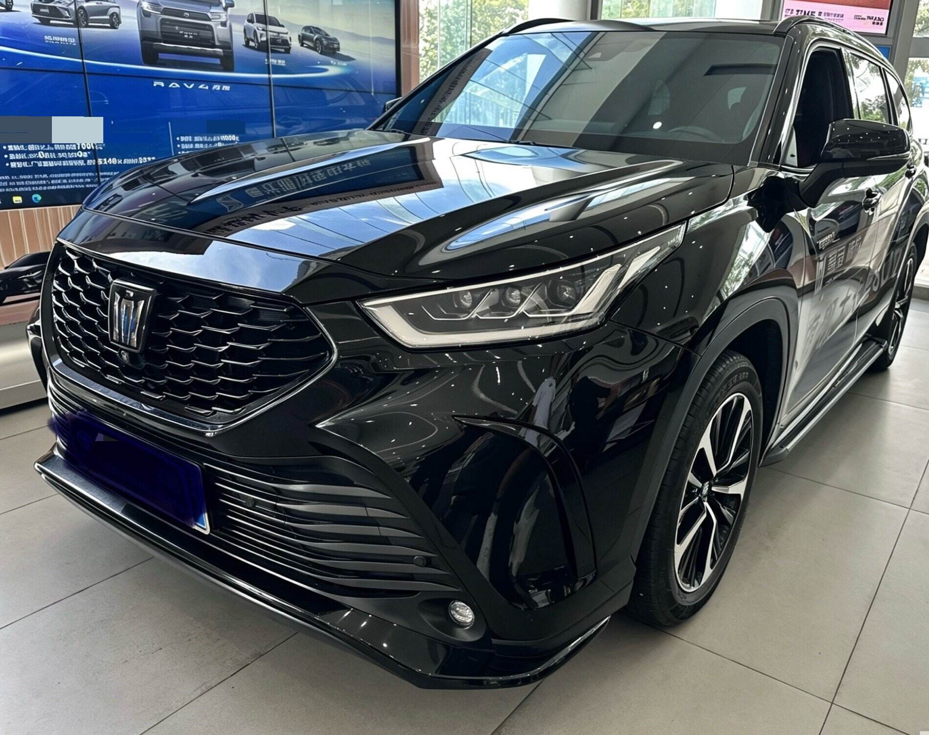 2021 Crown Luxus 2.5 CVT AWD Flagship Edition