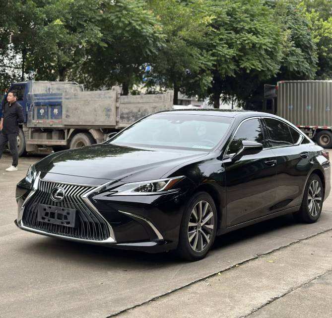 2022 ES200 2.0 CVT Excellence Edition