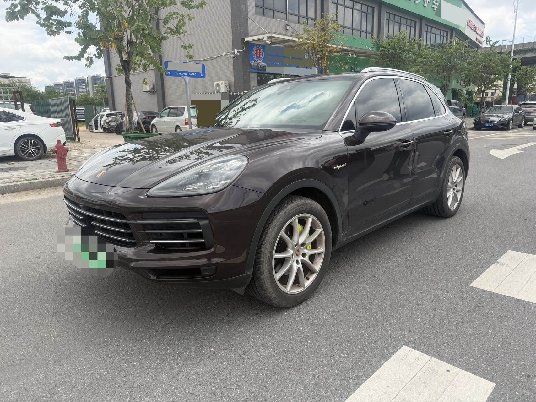 Cayenne Plug-in Hybrid 2.0T