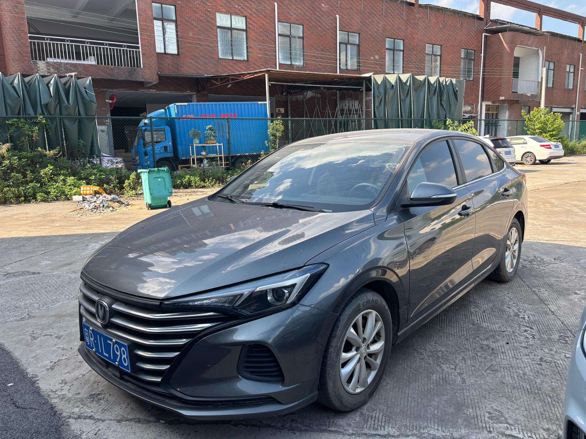 Yidong PLUS 1.6GDI CVT Elite