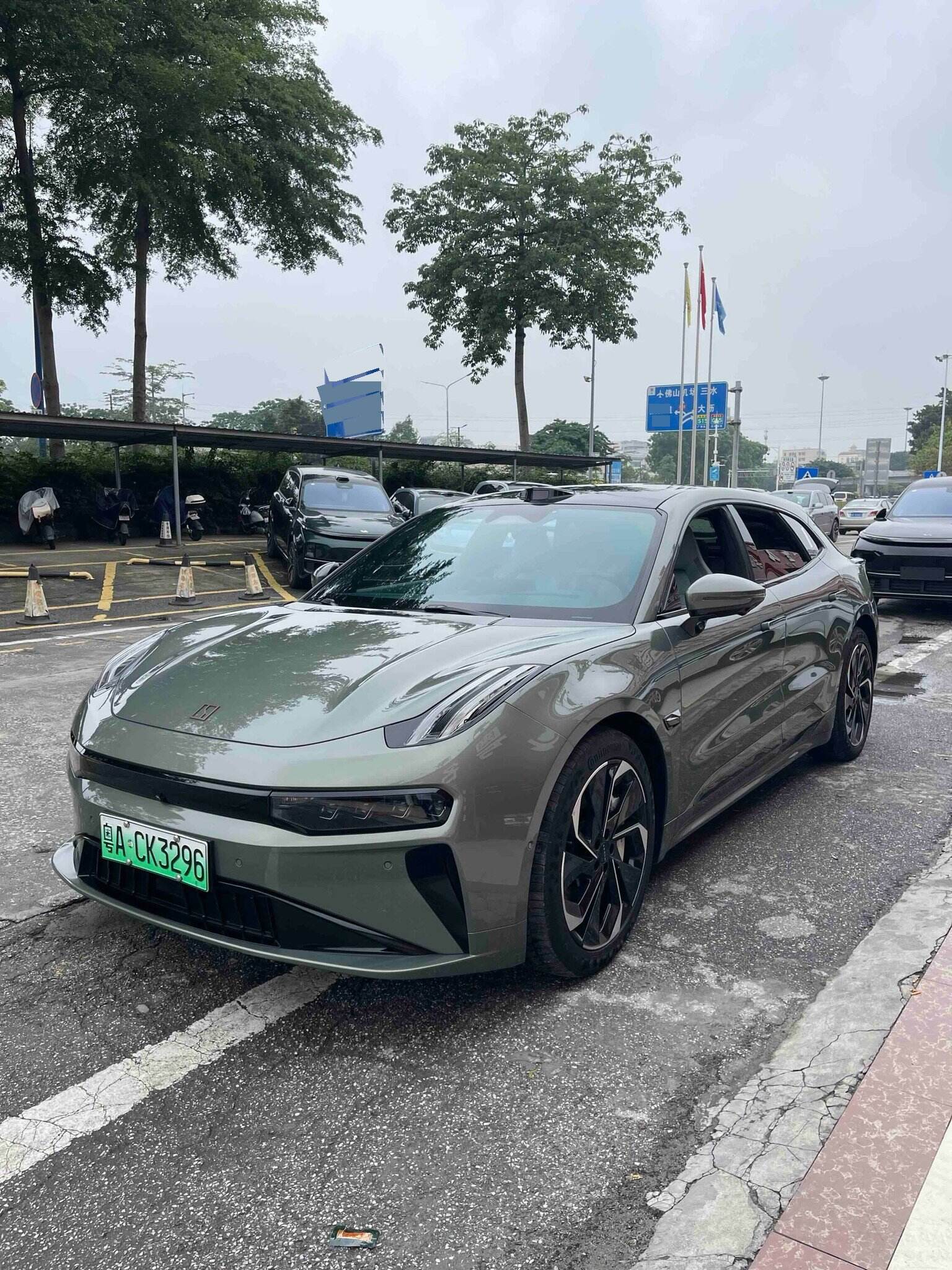 2024 Zeekr 001 WE Edition 95kWh All-wheel Drive