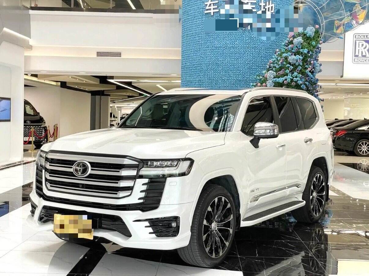 2024 LC70 AX