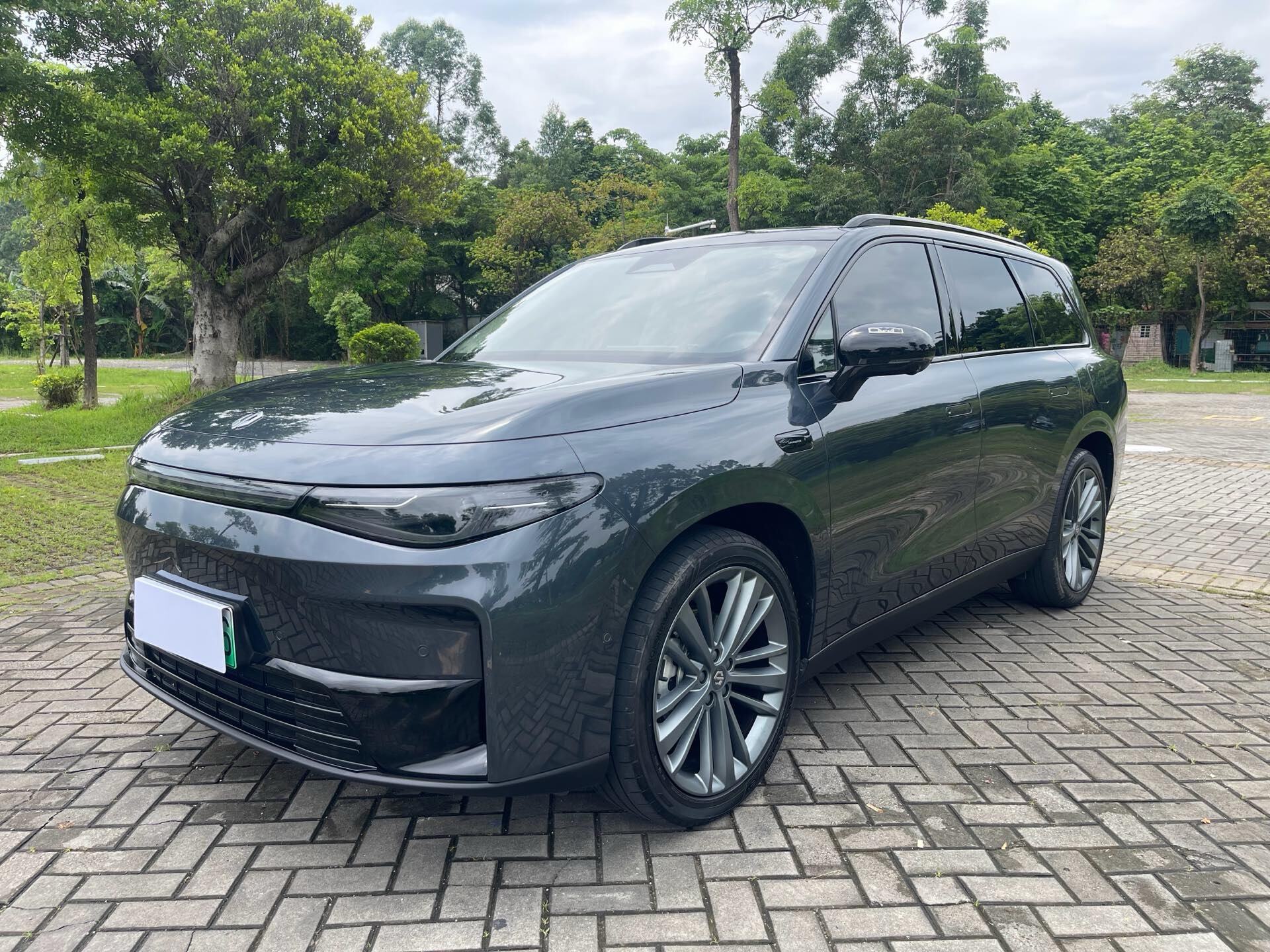 2024 C16 200 Premium Edition