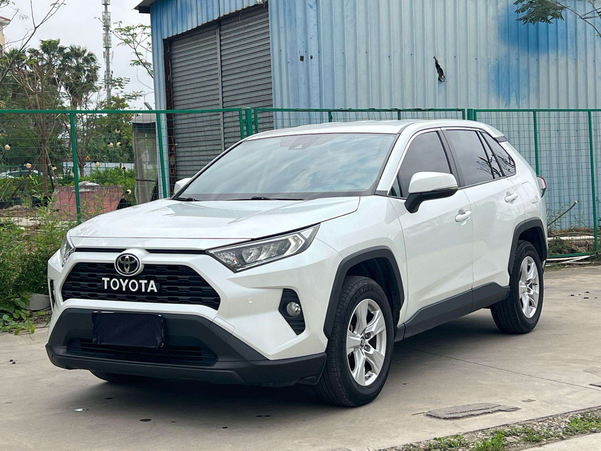 2023 RAV4 Honran 2.0 CVT Two-Wheel Drive Fashion Edition