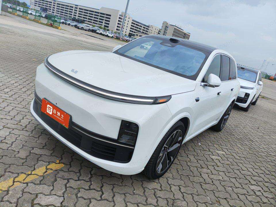 2025 L8 Ultra Smart Refreshed Version