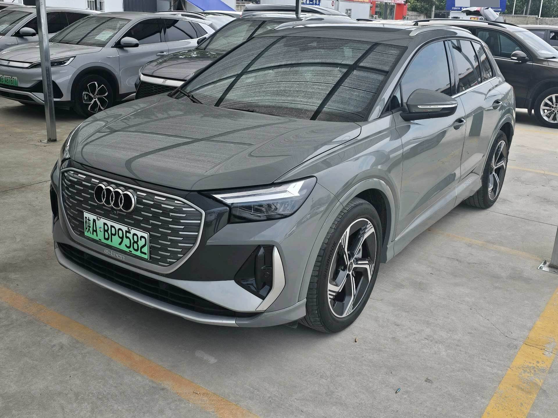 2024 Q4 e-tron 40 Create Night Edition
