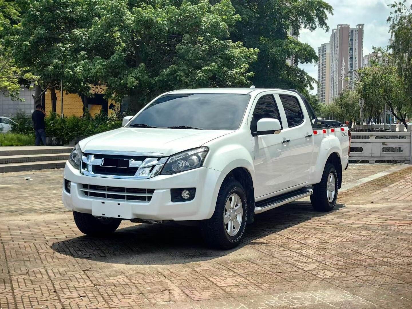 Ledot 2.5T 4WD领航 Edition加长 Edition
