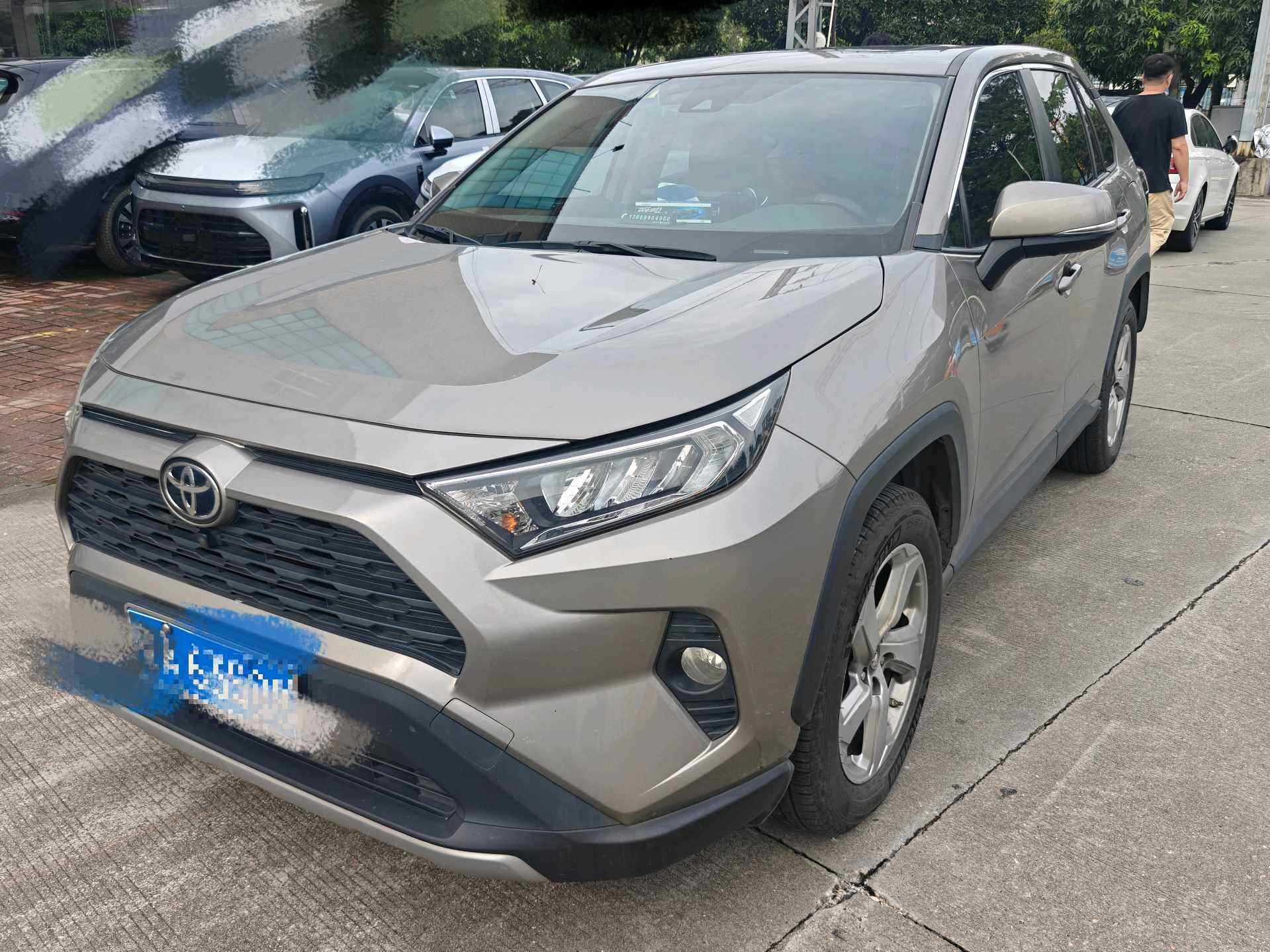 Rav4 Rongfang 2.0 CVT Two Wheel Fashion Edition