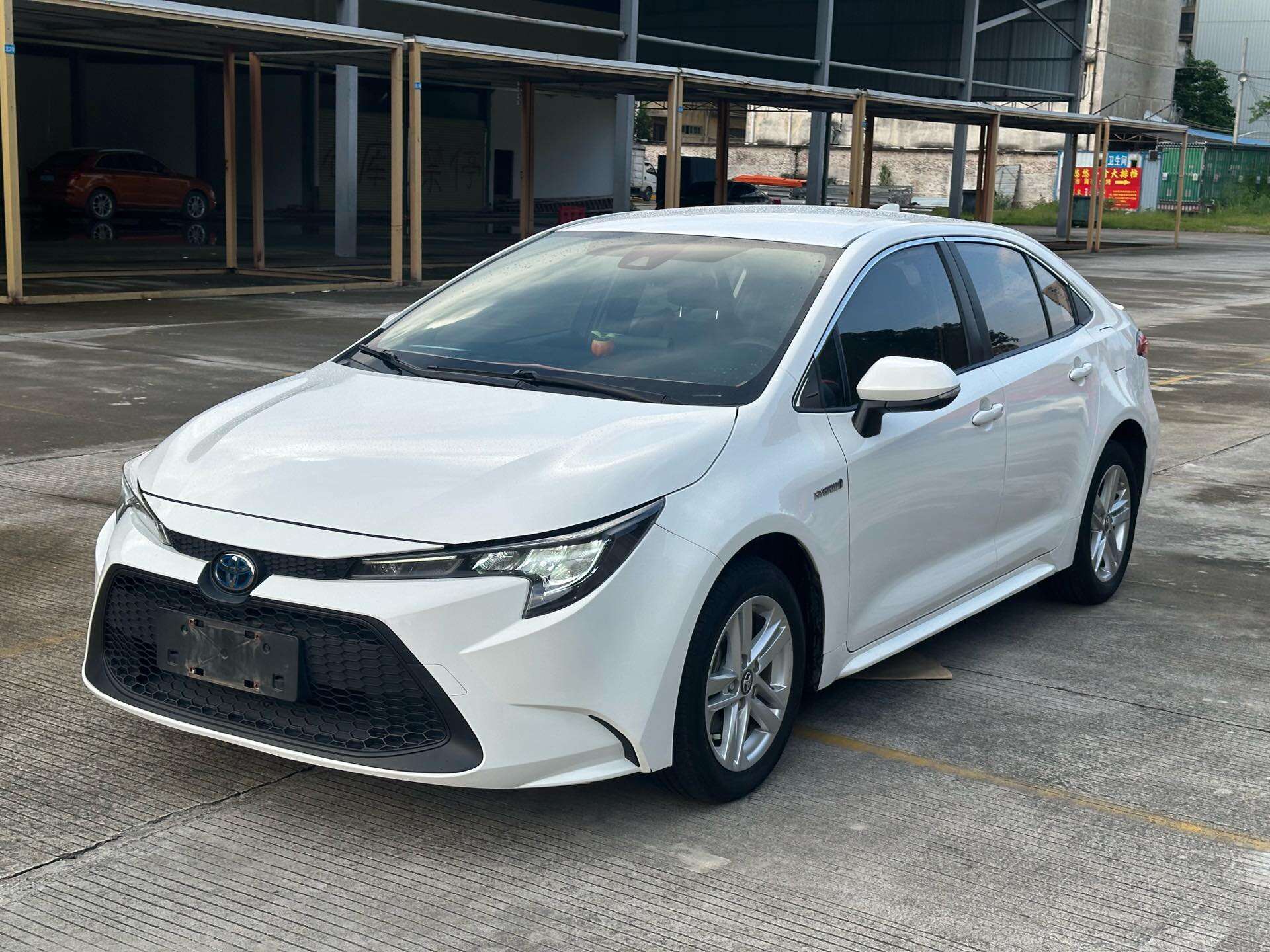 2021 Levin Hybrid 1.8H CVT Luxury Edition