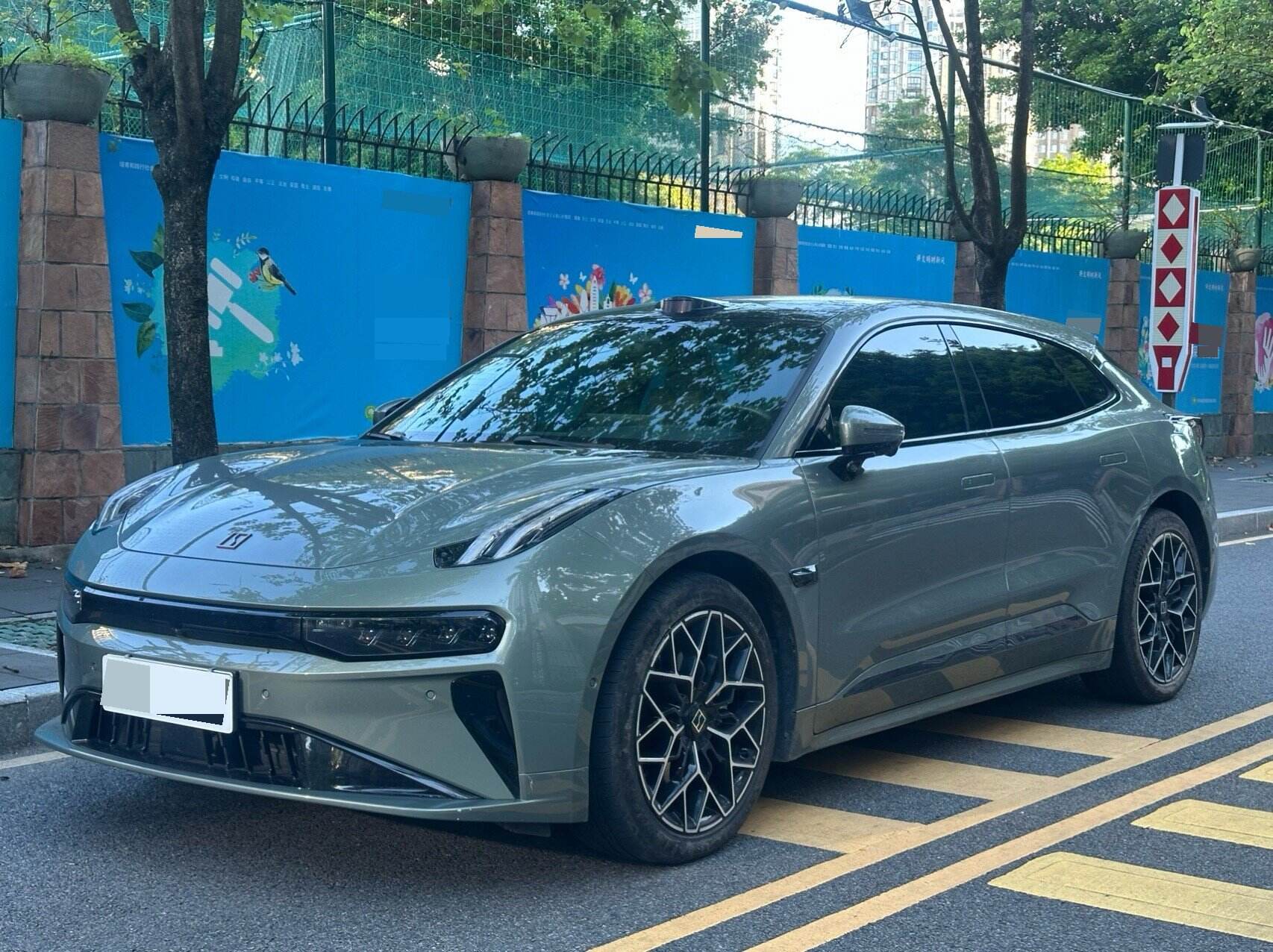 2024 Zeekr 001 WE Edition 95kWh All-wheel Drive