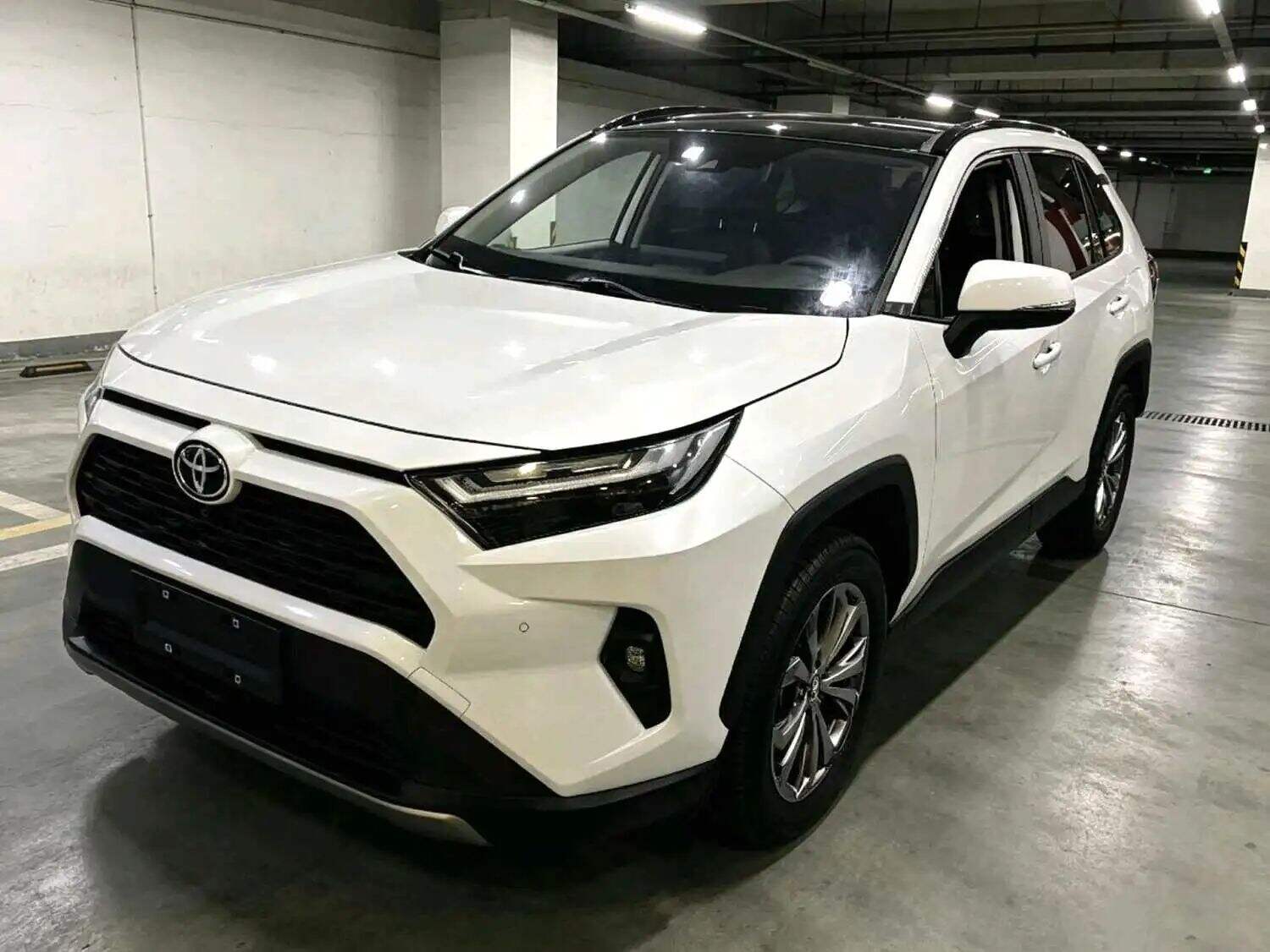 2023 RAV4 Honran 2.0 CVT Two-Wheel Drive Fashion Plus Edition