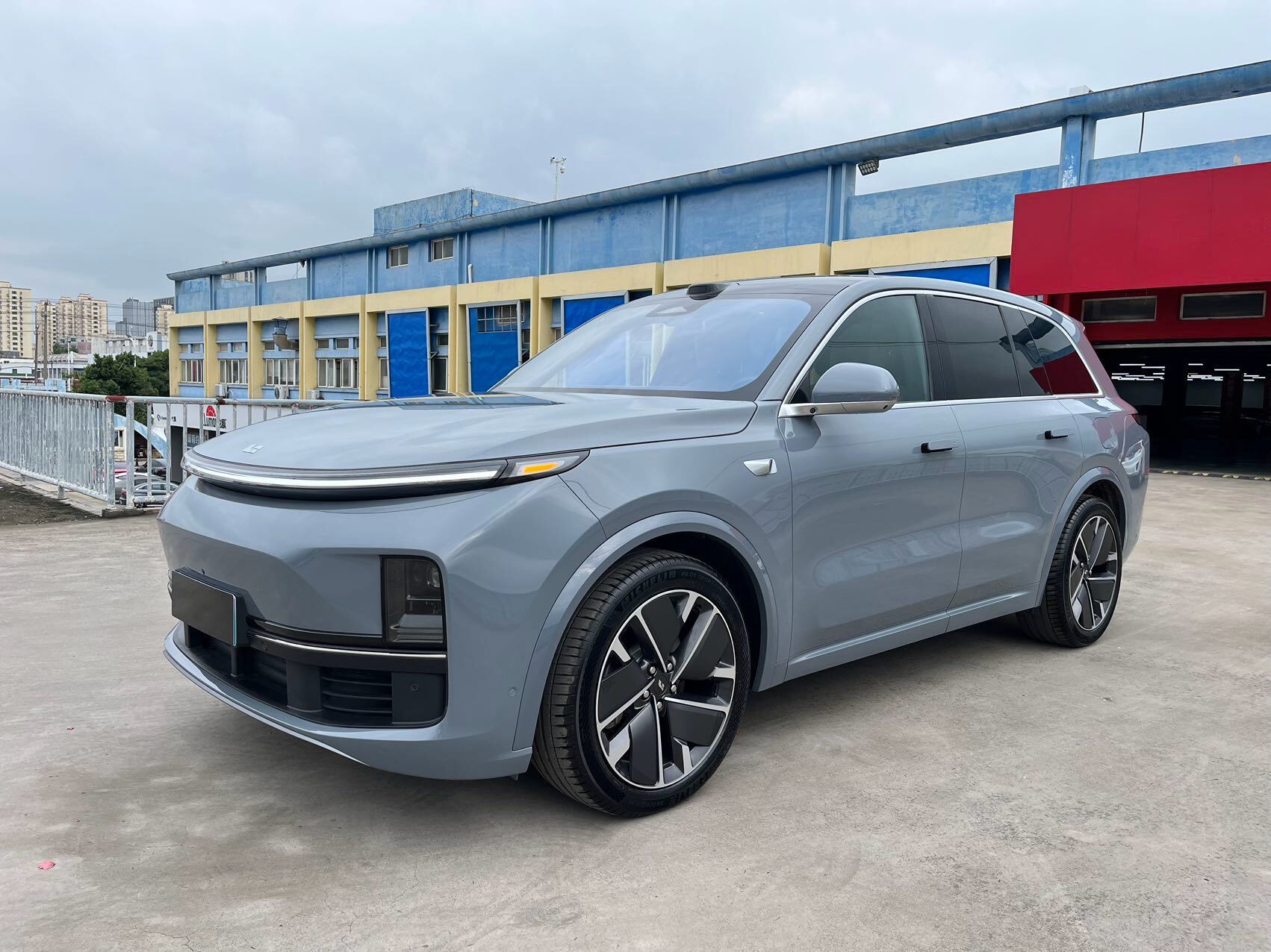 2025 L8 Ultra Smart Refreshed Version