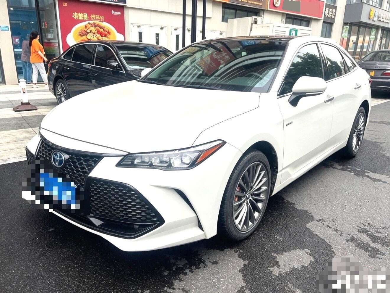 2019 Avalon Hybrid 2.5 CVT XLE Premium