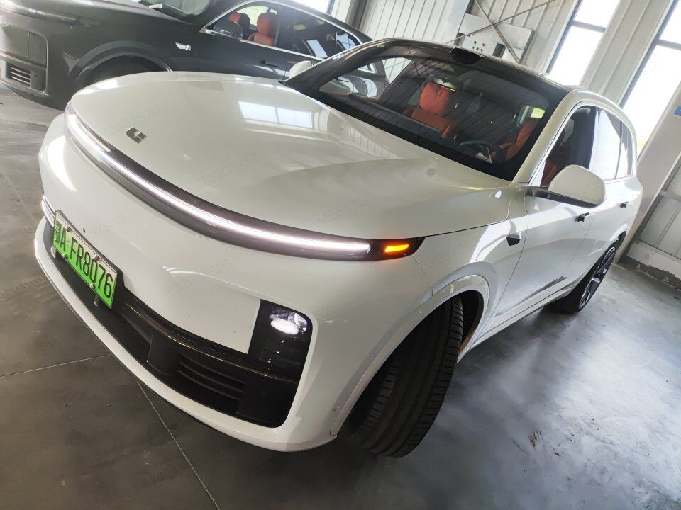 2025 L7 Max Smart Refresh Edition