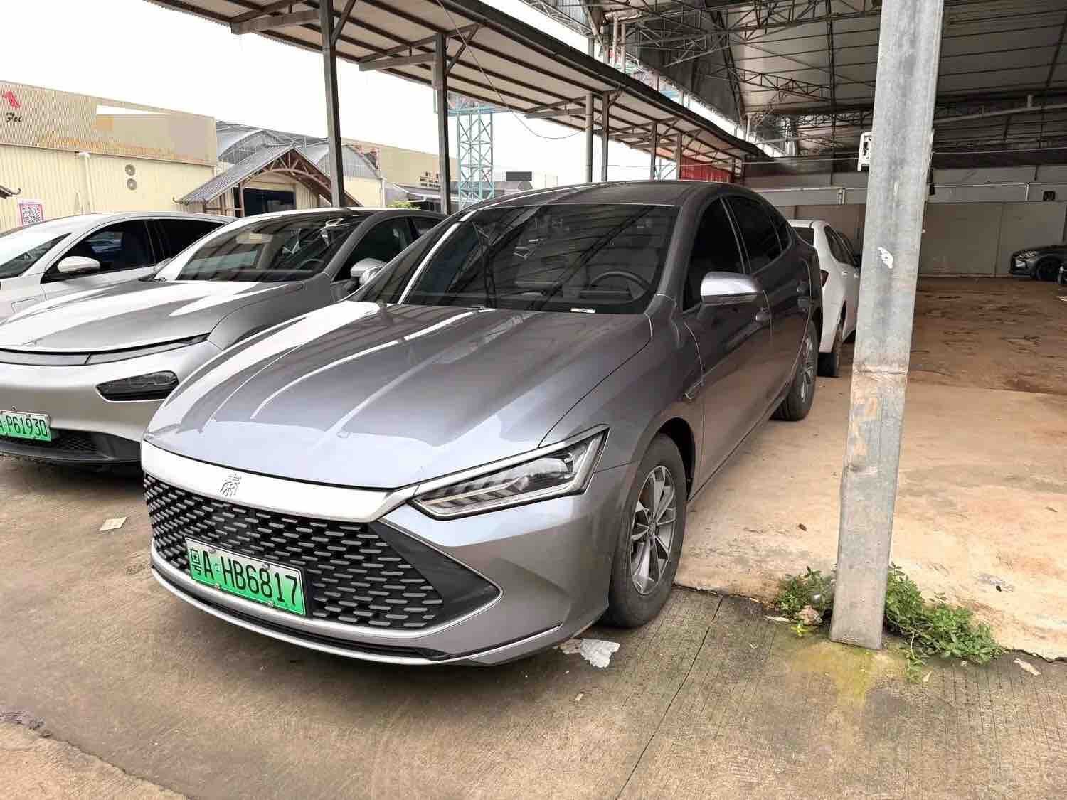 Qin PLUS DM-i 1.5 CVT 荣耀 Edition 55KMLeading