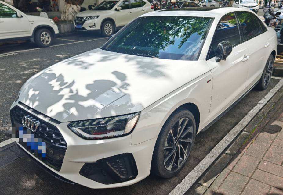 2023 Audi A4L 2.0TFSI 40TFSI Luxury Dynamic