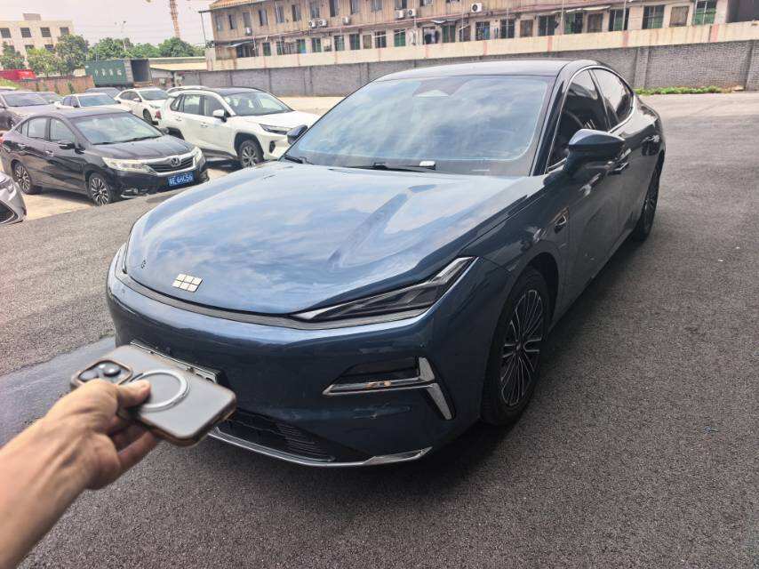 2025 Xingyao 8 EM-i 1.5 130km Luxury Version