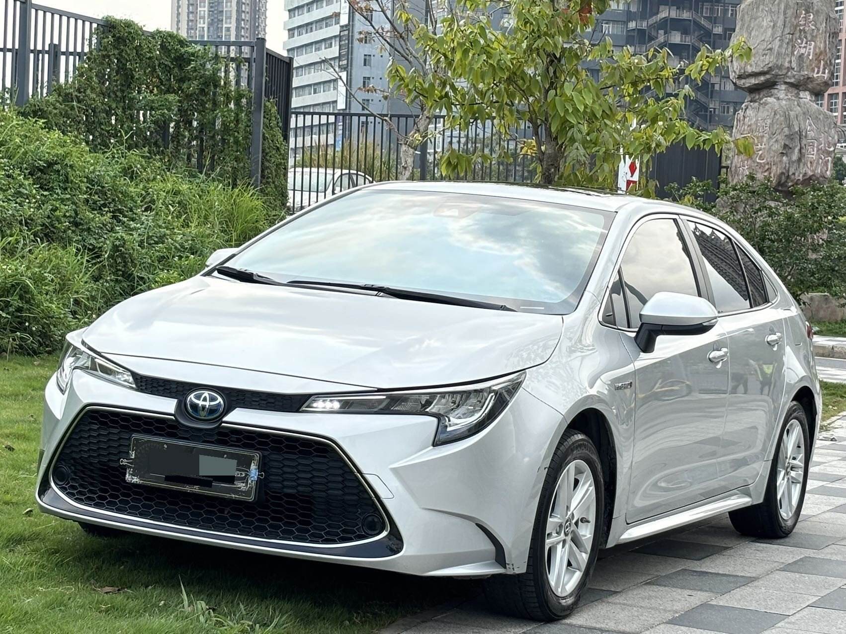 2022 Levin Hybrid 1.8H CVT Luxury Edition