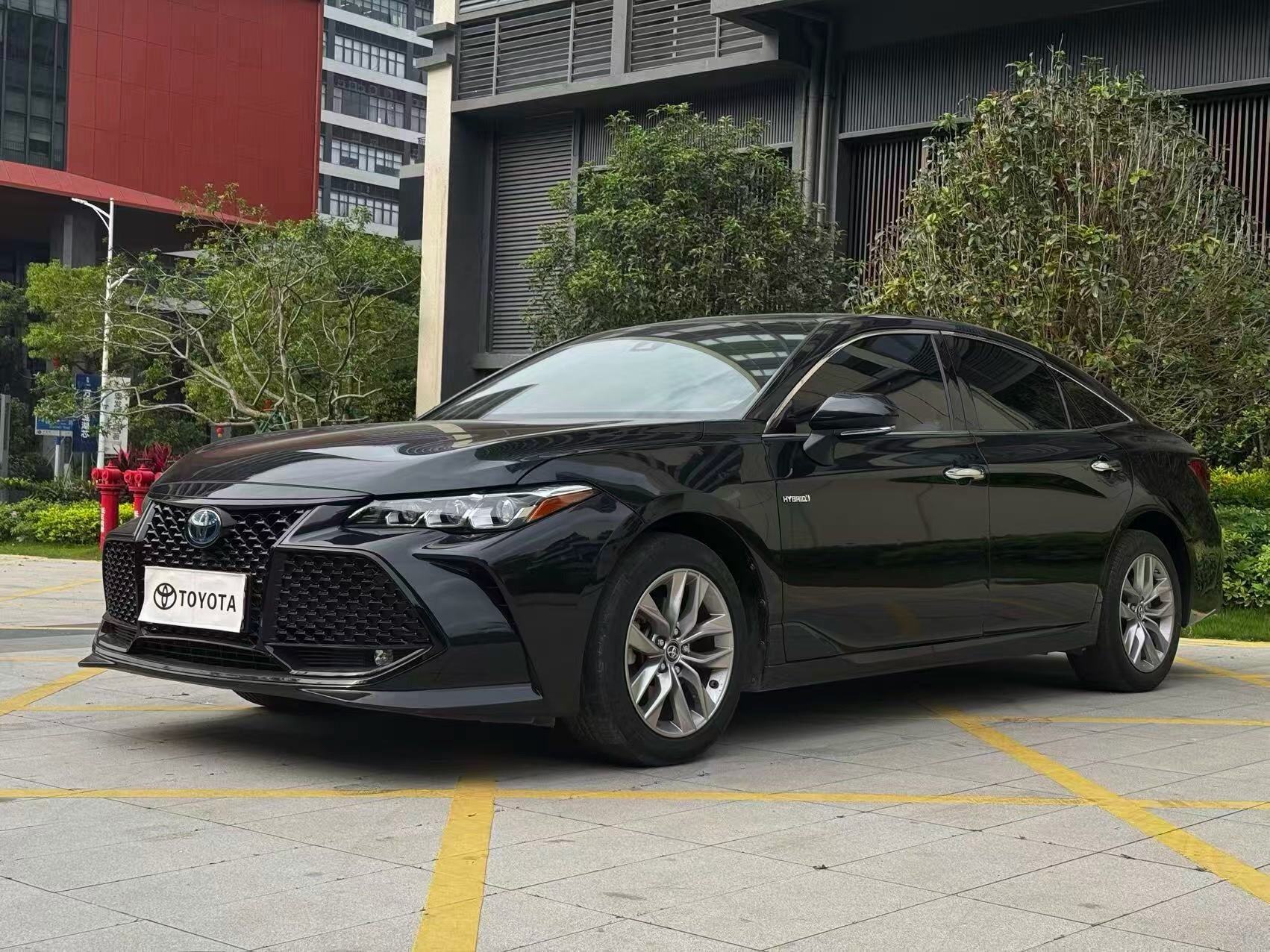 2019 Avalon Hybrid 2.5 CVT Luxury Edition