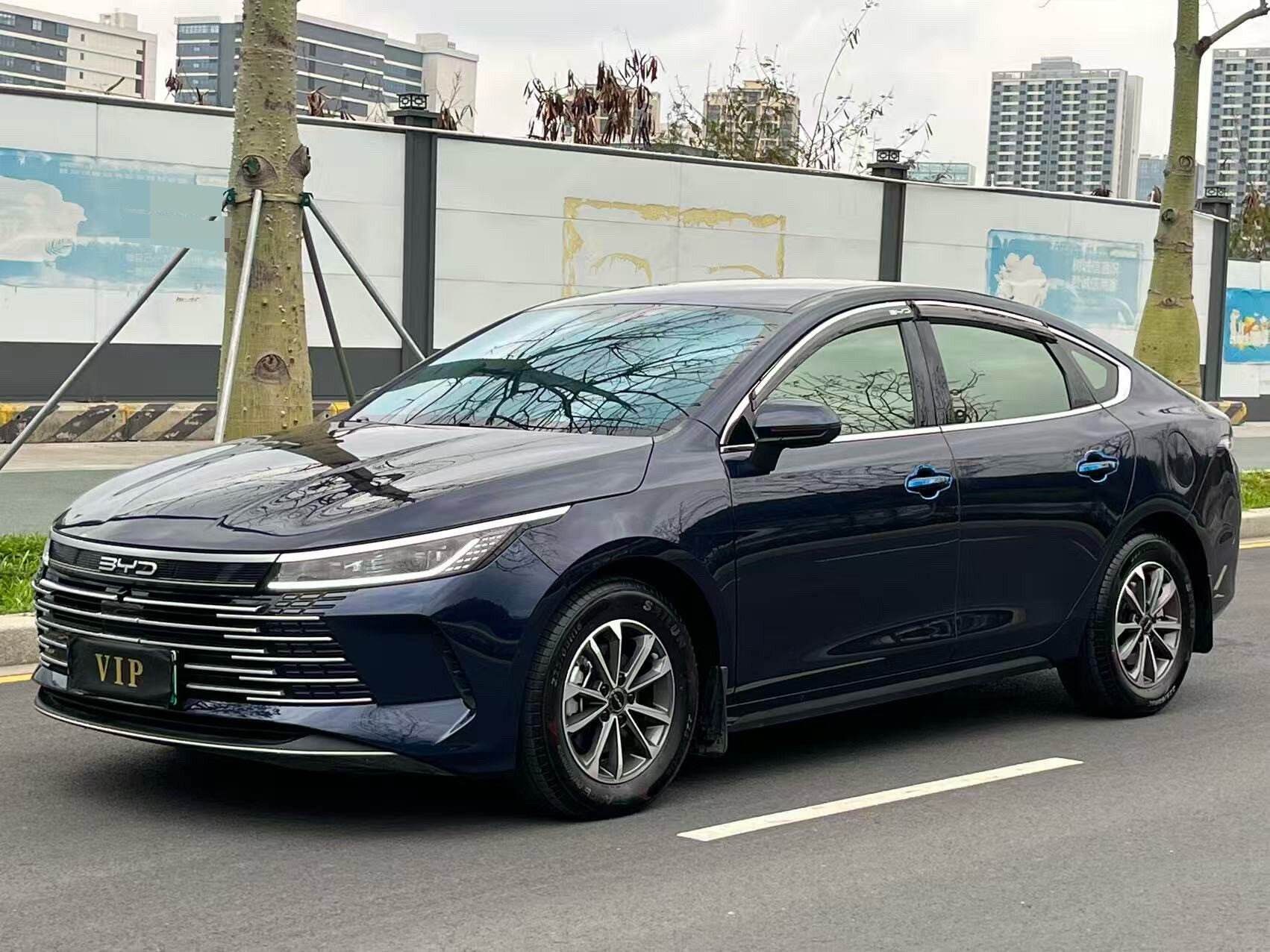 驱逐舰05 DM-i 1.5 Infinite Honor Edition 55KM Luxury