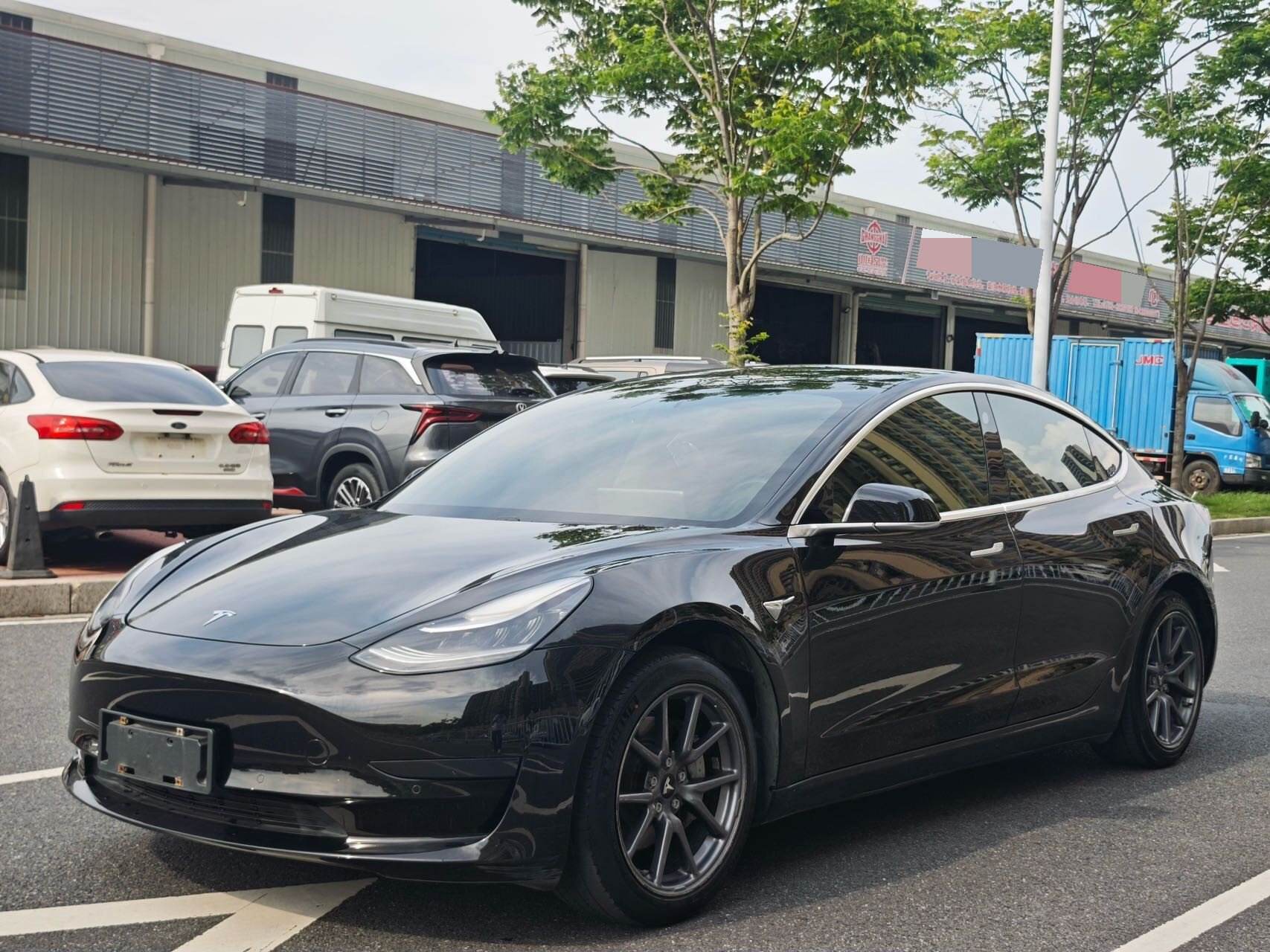 Model 3 Standard Range Plus RWD