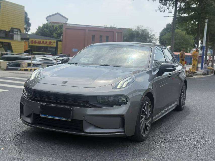 LYNK & CO 03 1.5TD Jìn Plus