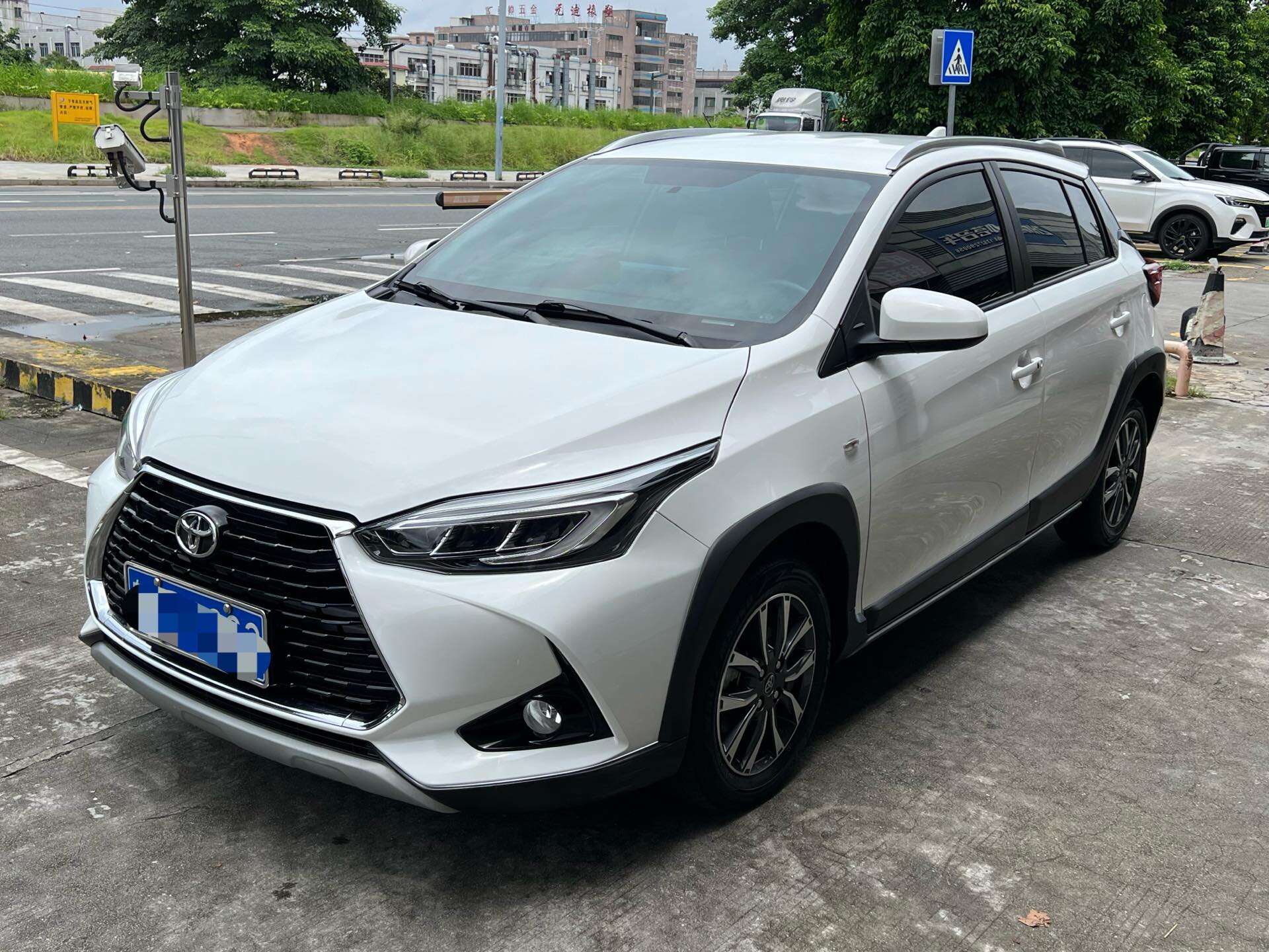2022 Yaris L X 1.5 CVT Luxury Plus Edition