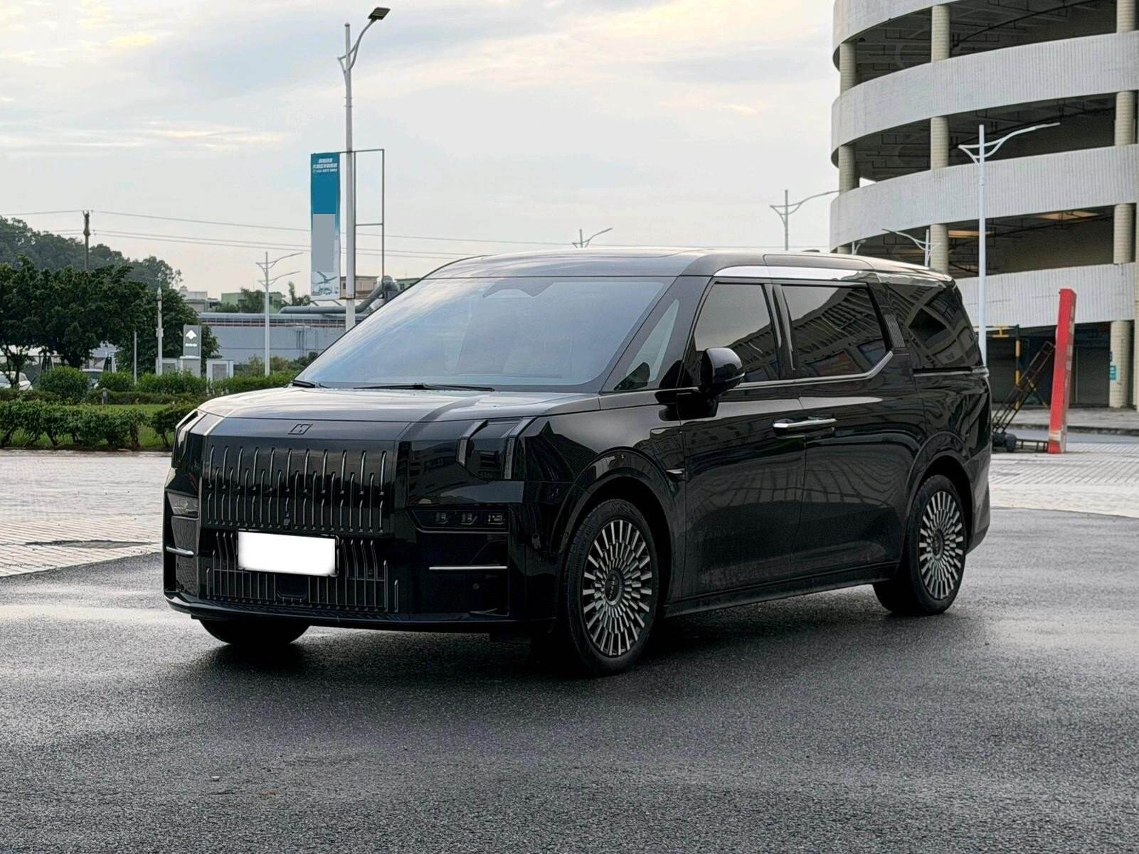 2022 Zeekr 009 WE Version