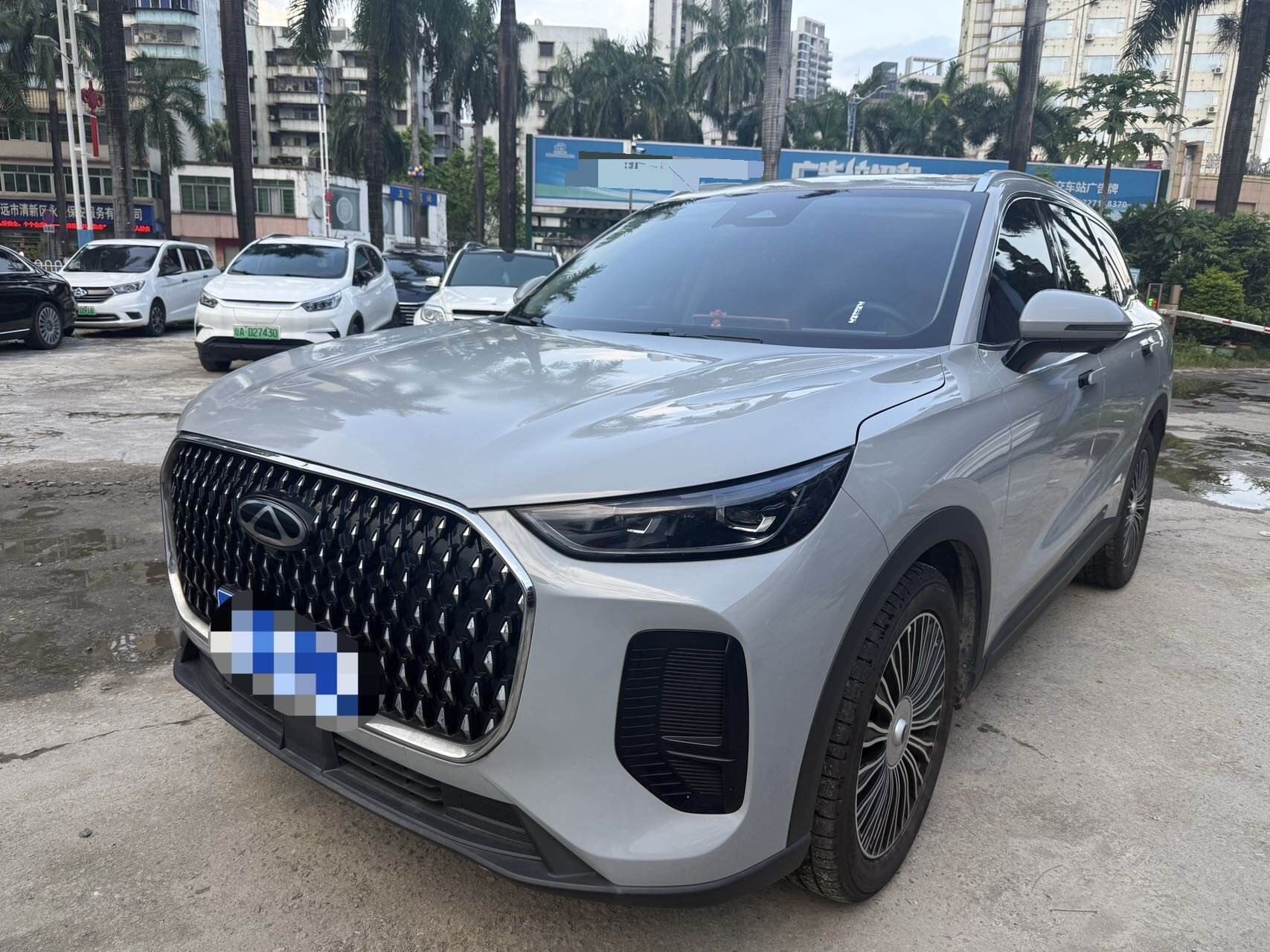 Ruihu 8 L 2.0T Two-wheel Drive Standard Edition 5-seater