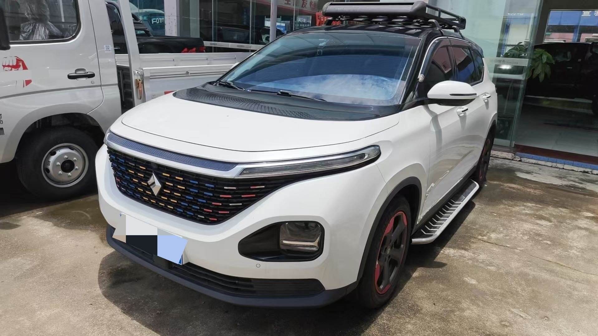 RM-5 1.5T CVT 24小时在线Luxury 6-Seater