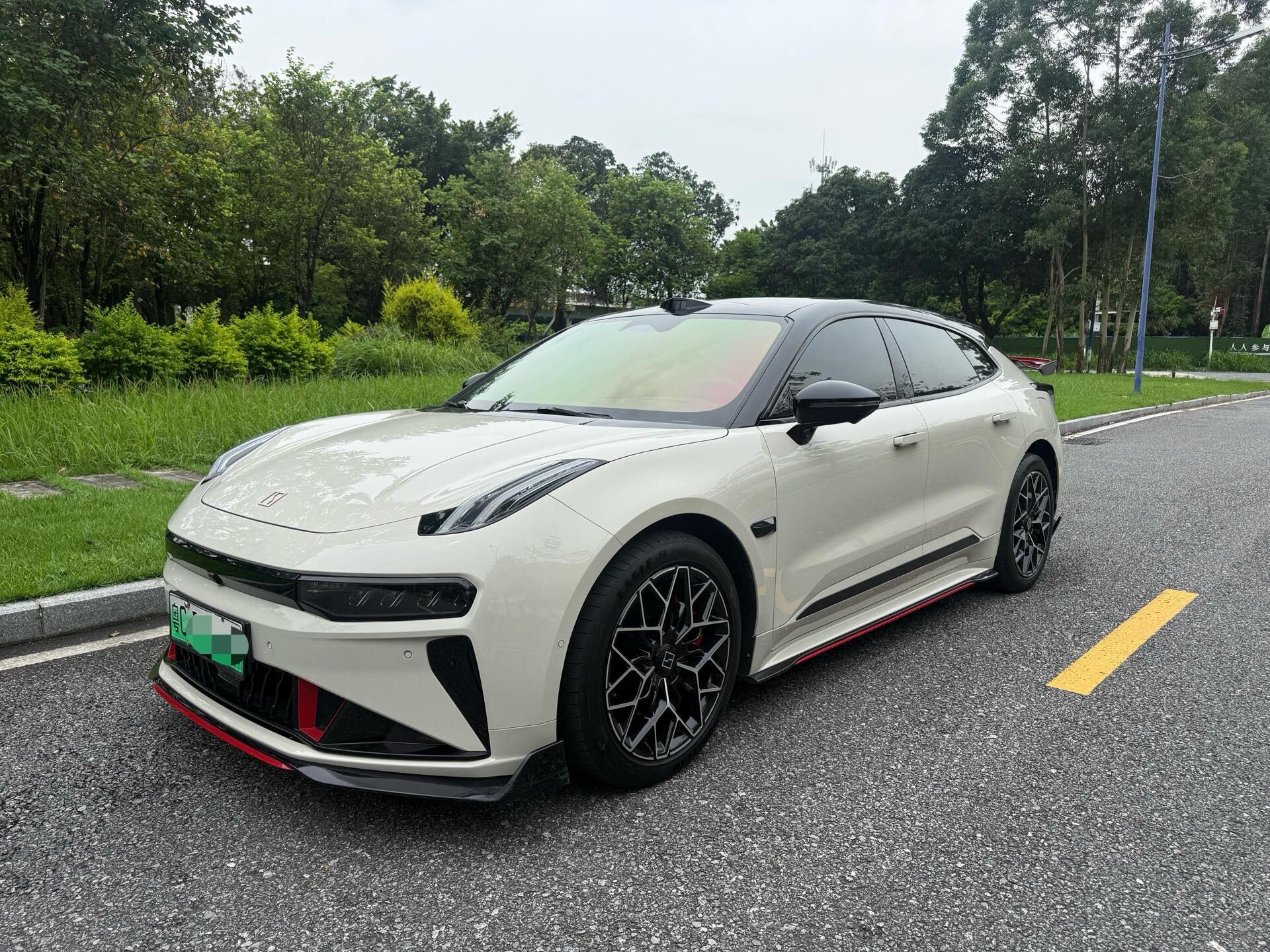 2025 Zeekr 001 WE Edition 95kWh Four Wheel Drive