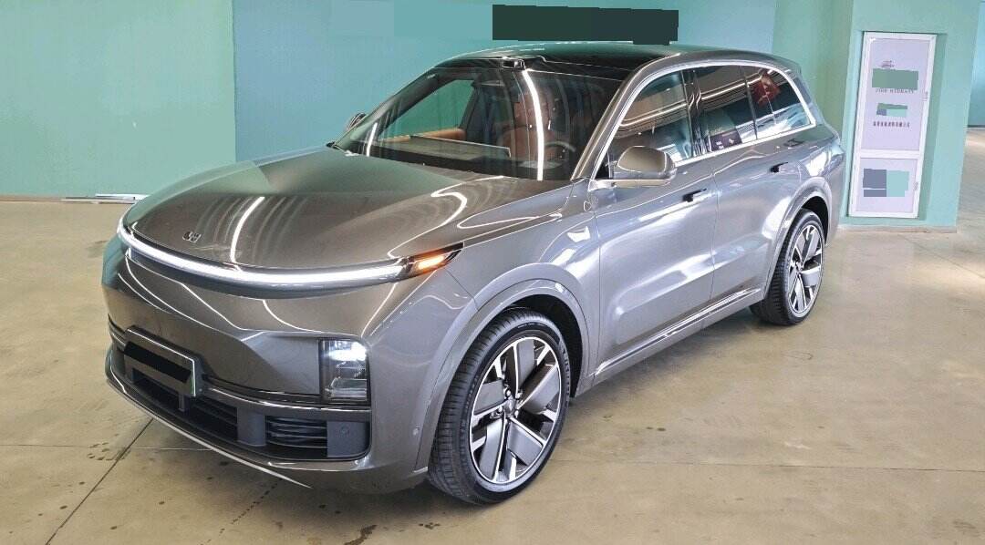 2025 L8 Ultra Smart Refreshed Version