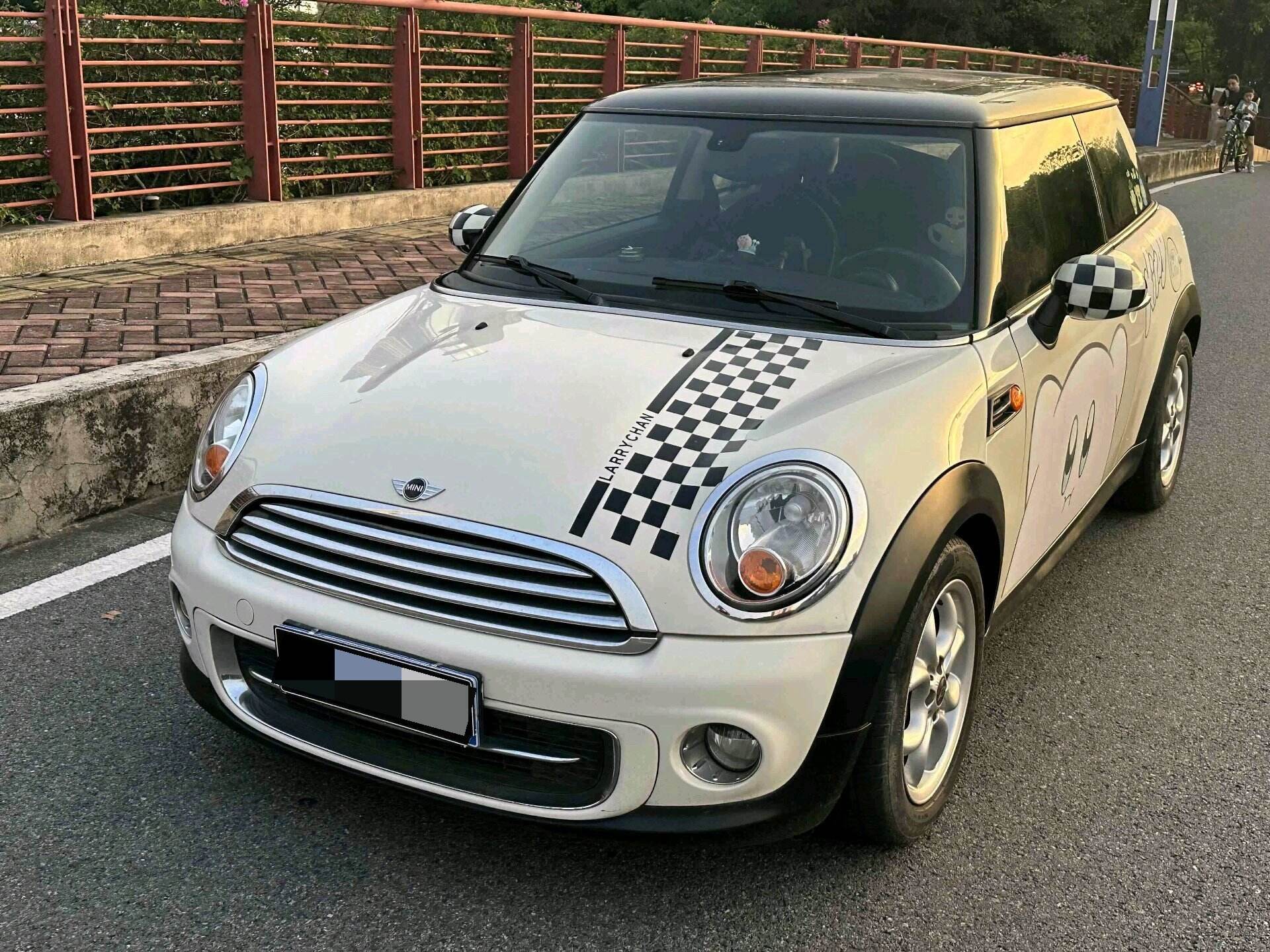 Mini Cooper 1.6 Baker Street