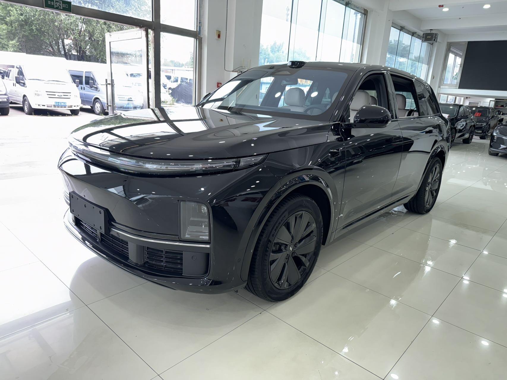 2025 L7 Max Smart Refresh Edition