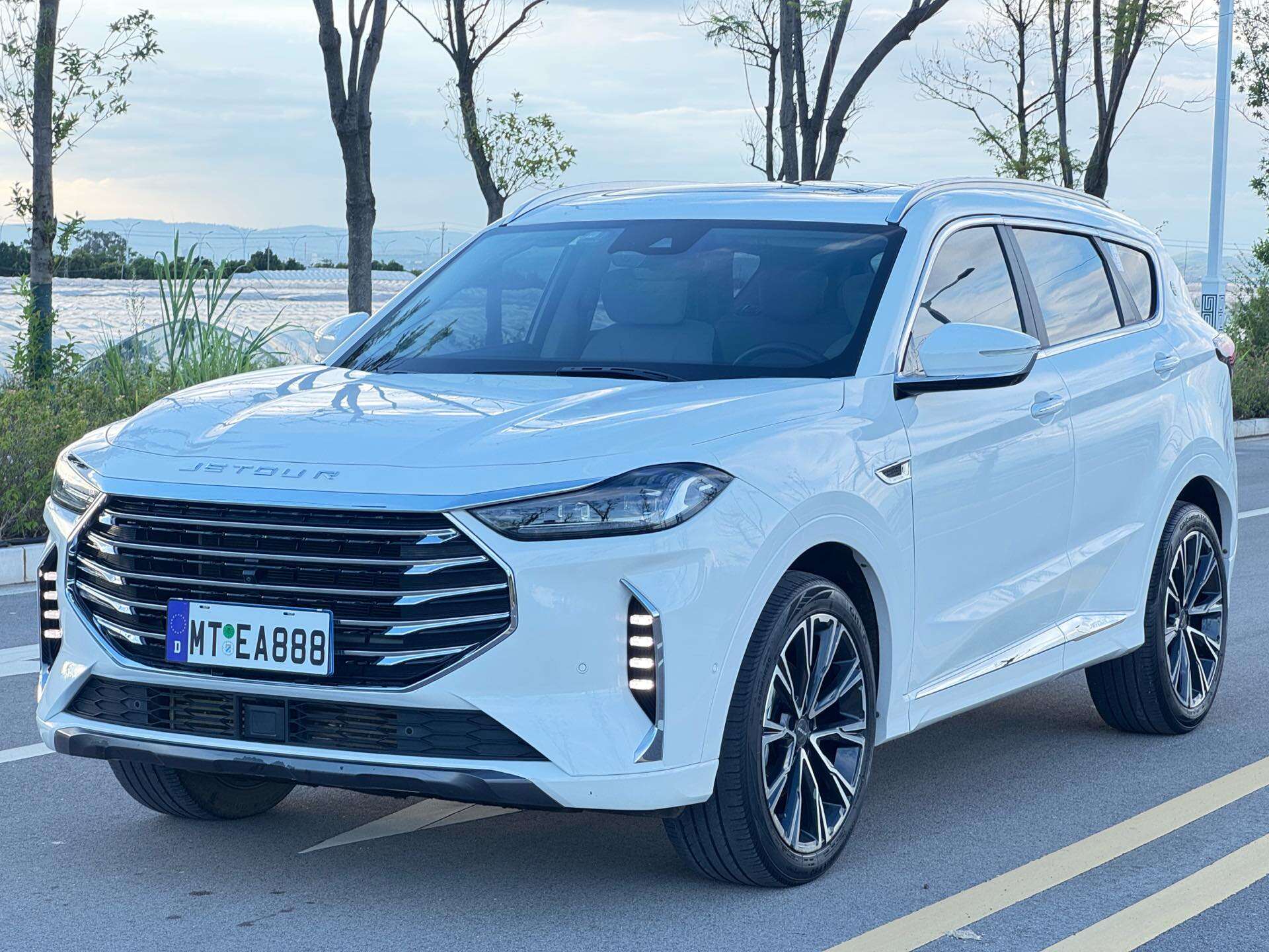 2023 X70 2.0T Zhuge Wolong 7-seater