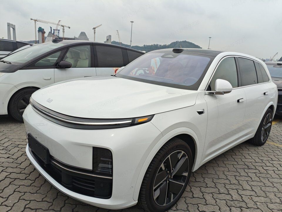 2025 L7 Ultra Smart Refresh Edition