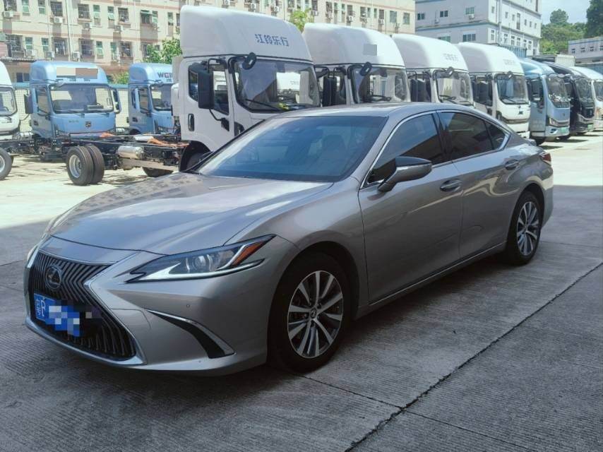 ES200 2.0 CVT Excellent Edition
