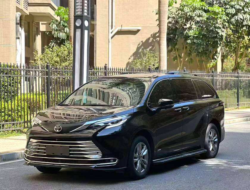 GRVIA HYBRID 2.5 CVT Comfort Edition