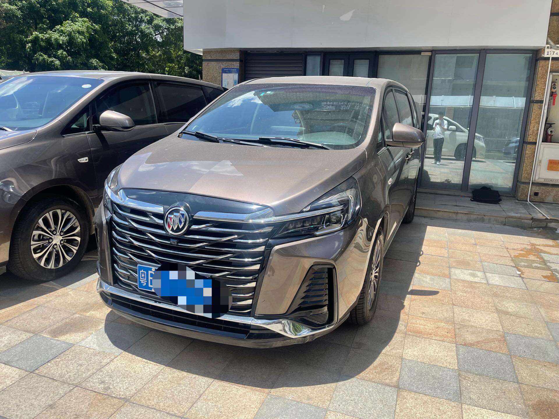 GL8 Landport 48V 2.0T 652T Comfort Edition