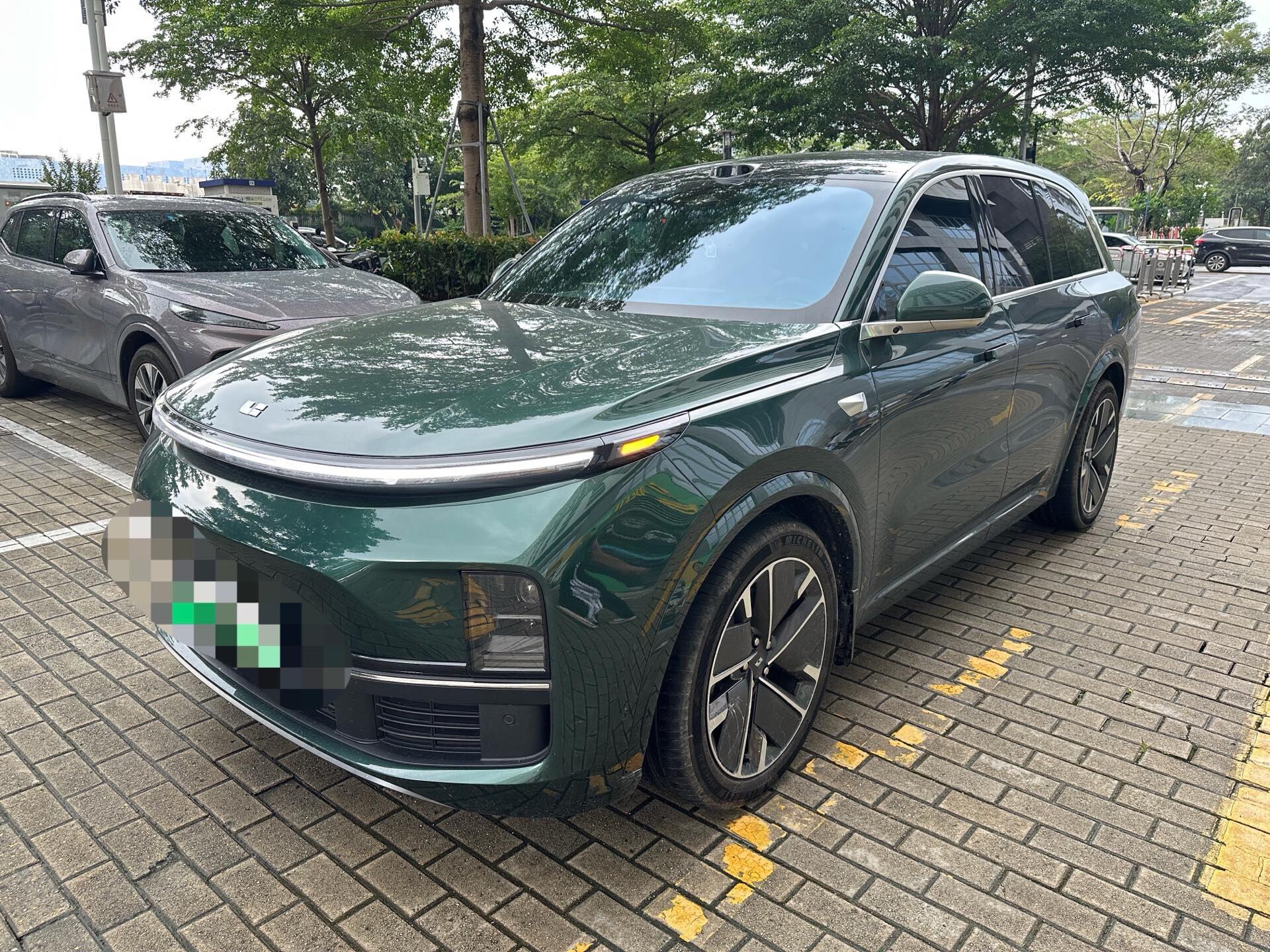 2025 L8 Ultra Smart Refreshed Version