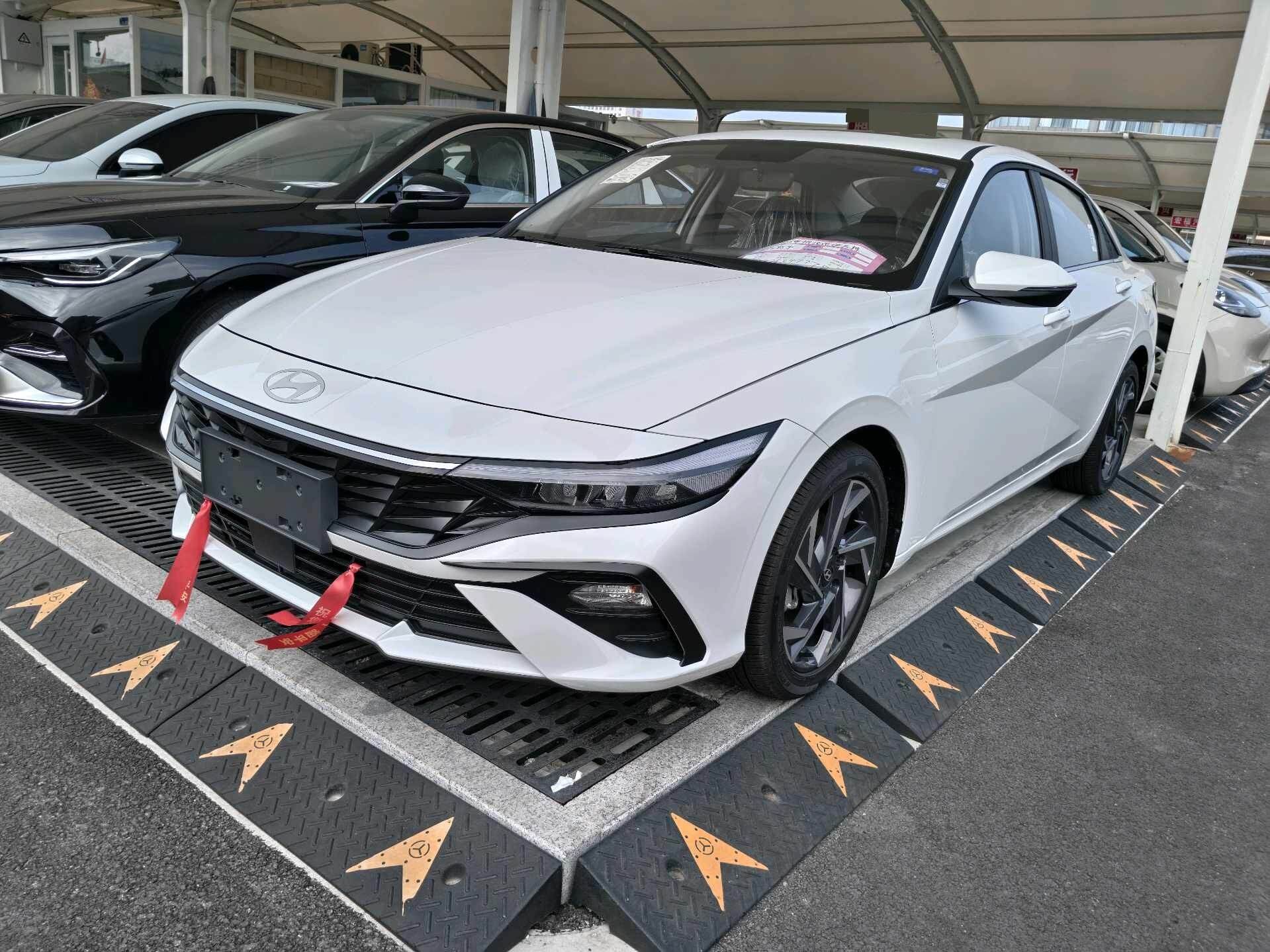 2023 Elantra-Sedan 1.5 CVT GLX Elite Edition