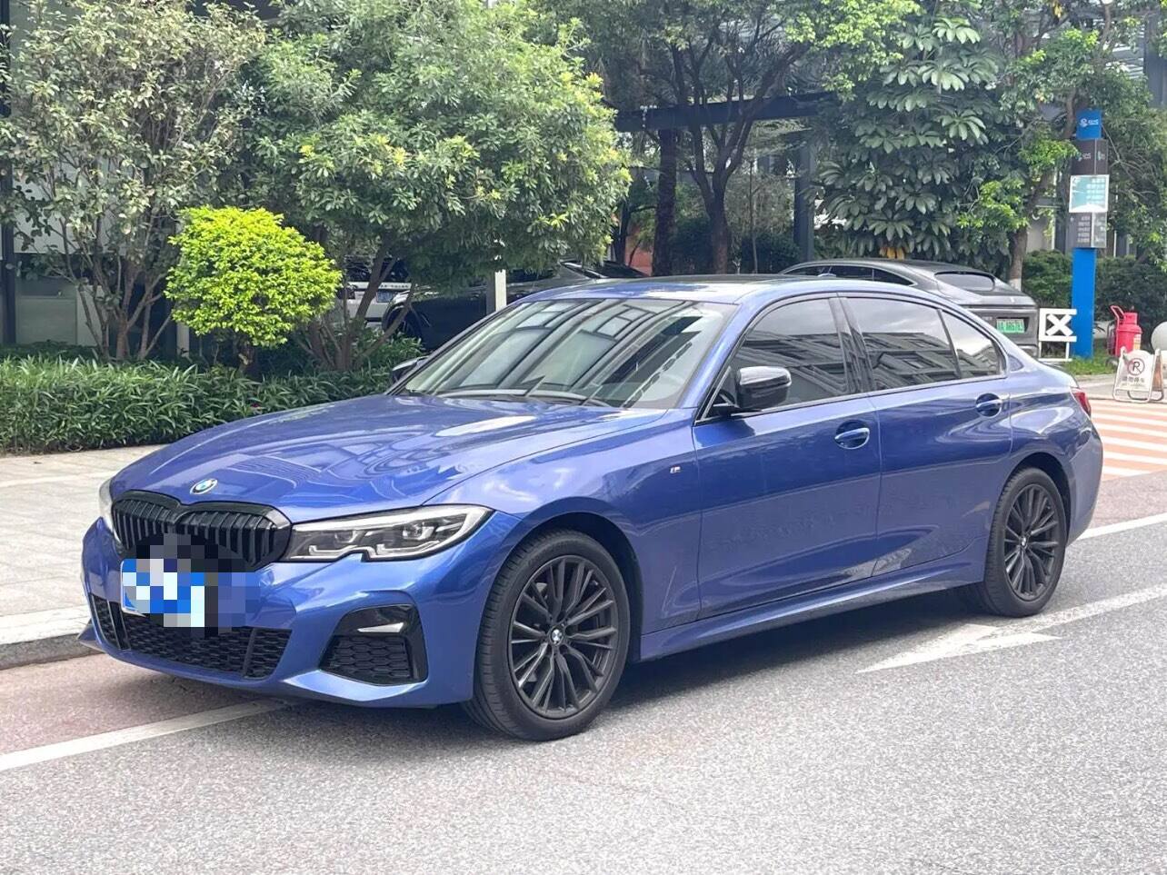 325Li 2.0T M Sport Shadow Pack