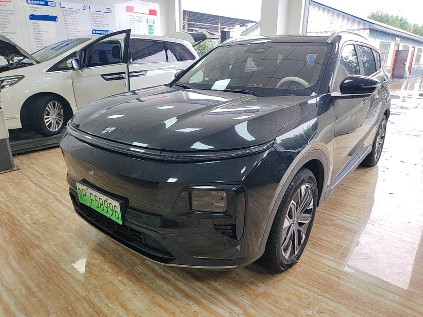 Yanha L7 1.5T 120km MAX 5-seat