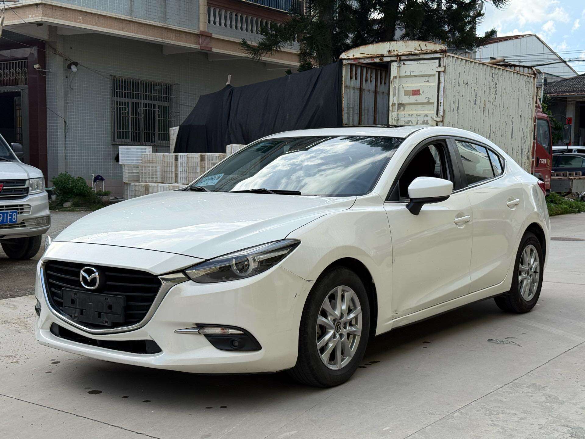 Mazda3 Axela Sedan 1.5 Luxury
