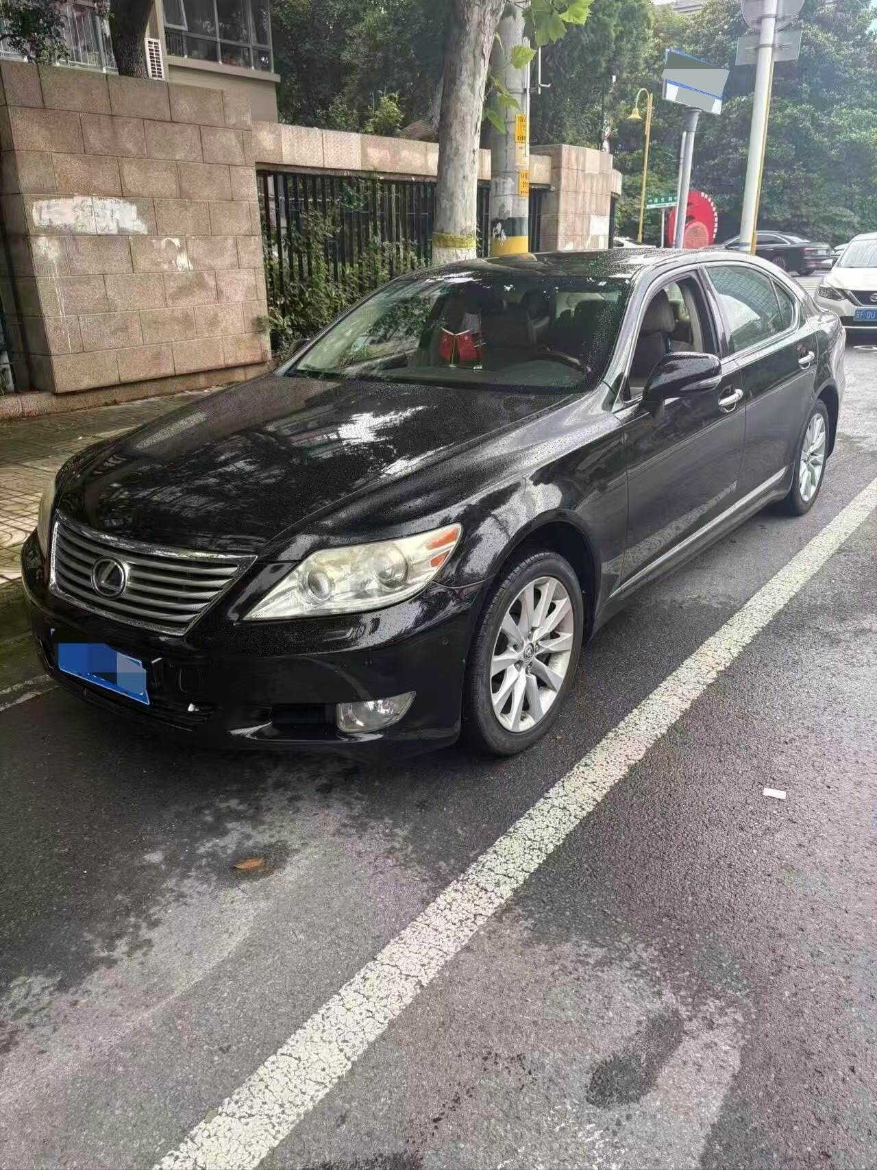 LS460L 4.6 Luxury Deluxe