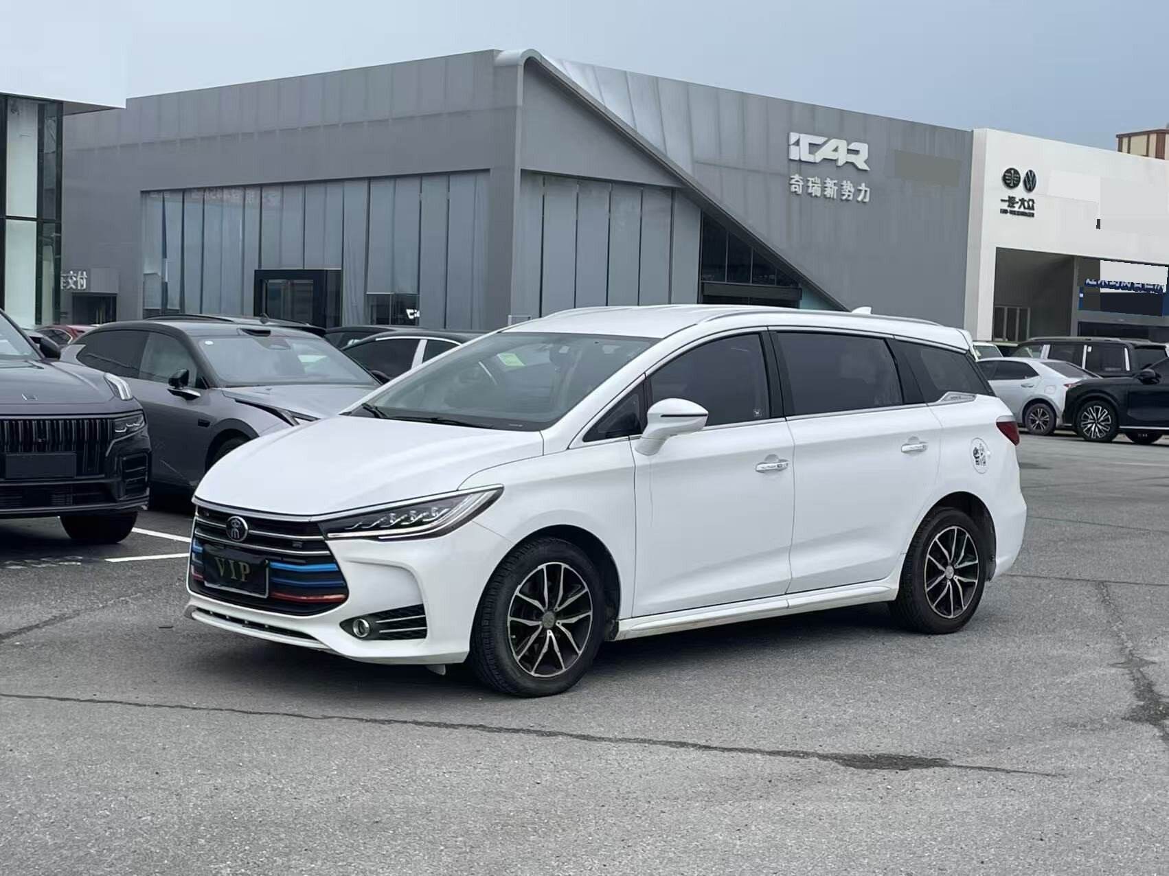 S MAX 7 Seater Luxury