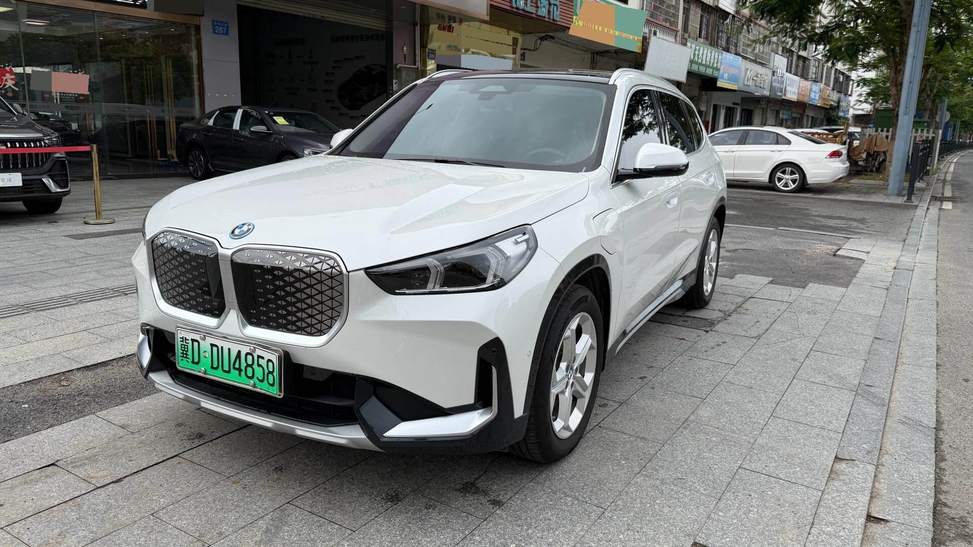 2026 iX1 eDrive25L eDrive25L X Design Package