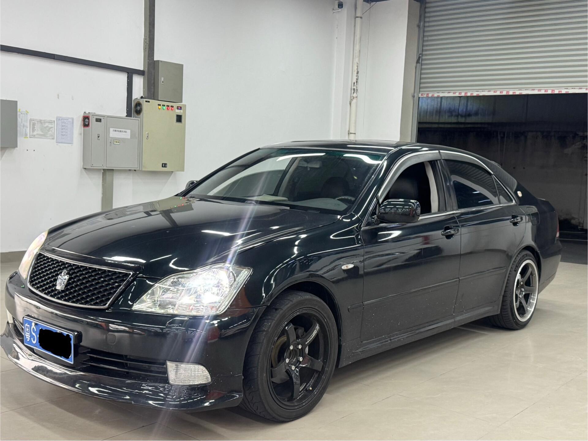 2005 Crown 3.0 Royal Leather Edition