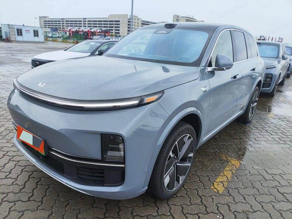 2025 L8 Ultra Smart Refreshed Version