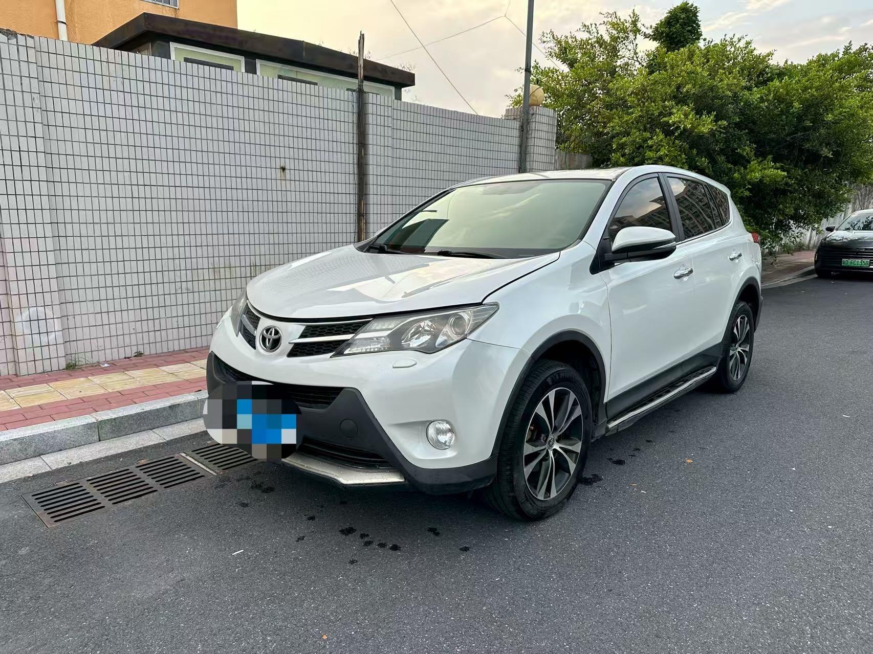 2015 RAV4 2.5 AWD Luxury